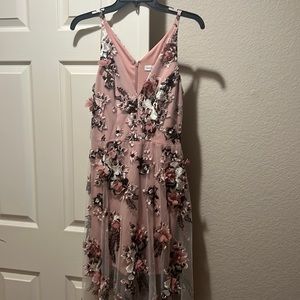 Sidney Deep V-Neck 3D Lace Gown
Dress the Population